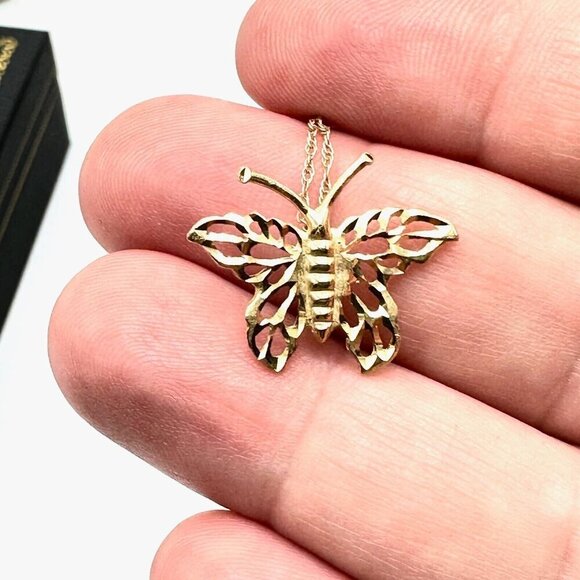 Womens Necklace 14K Yellow Gold Butterfly Pendant 18 Inch Rope Chain 1.8 Grams - Picture 1 of 7
